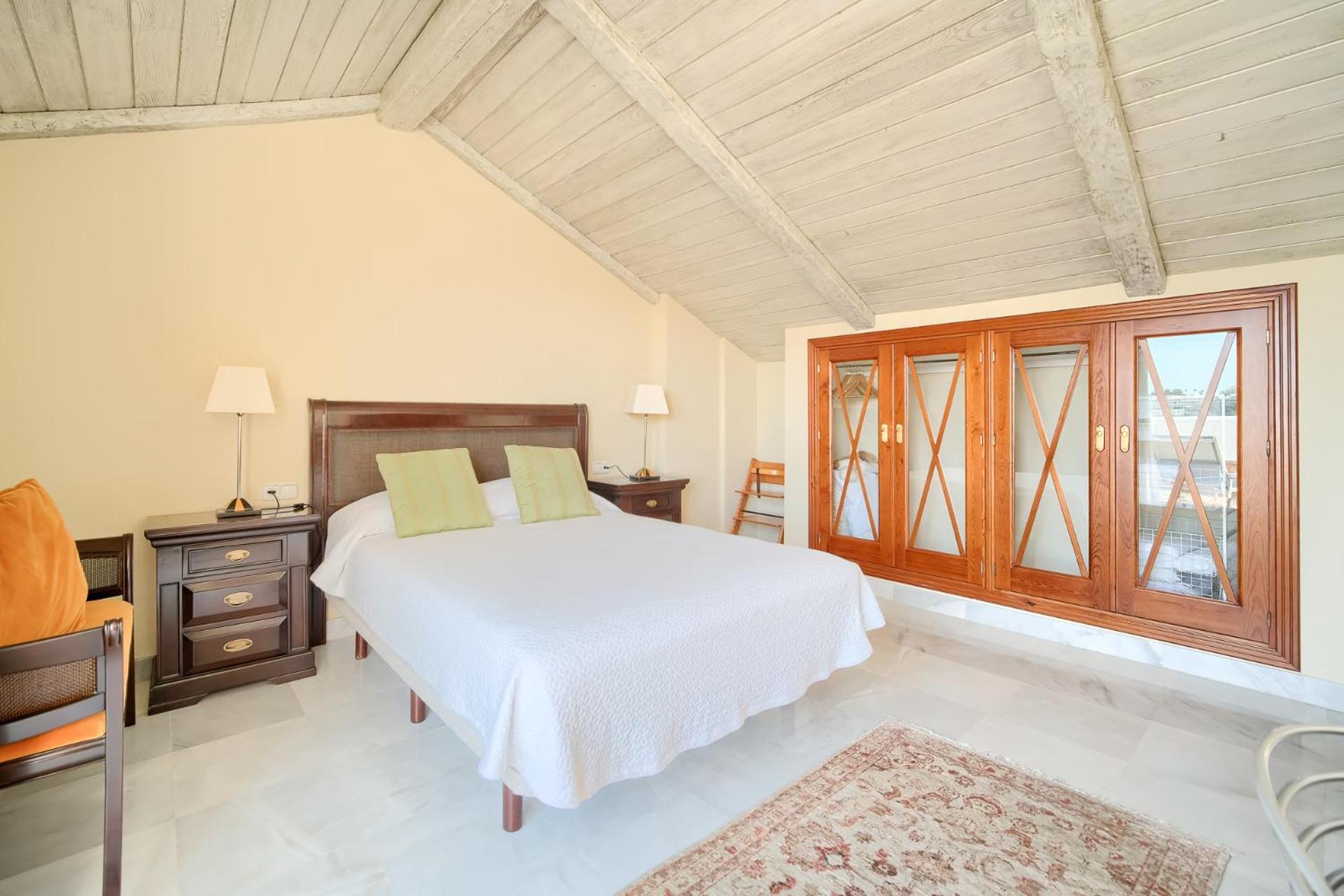 Cozy 3 Bed Duplex With Shared Swimming Pool In Nueva Andalucia *