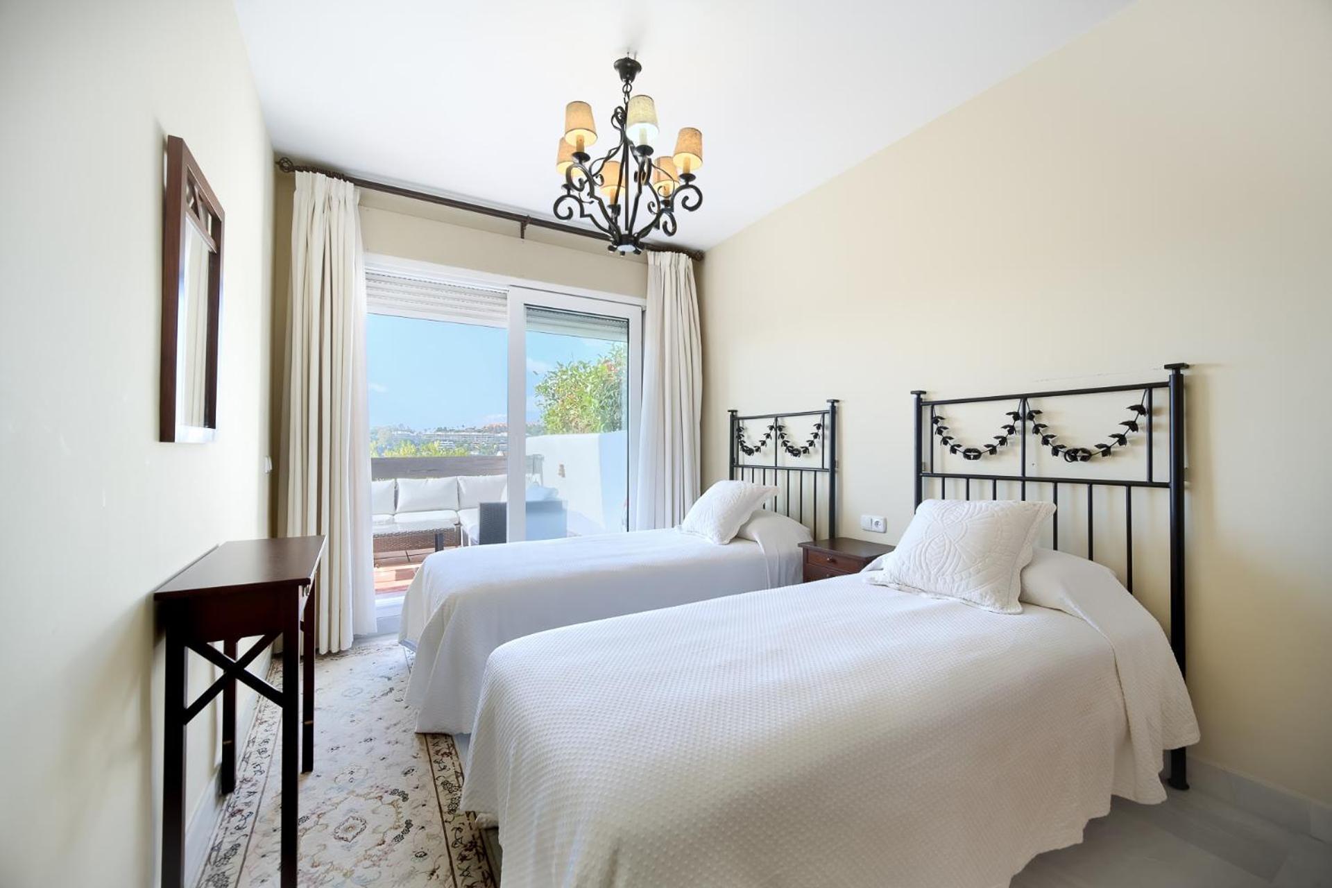 Apartment Cozy 3 Bed Duplex With Shared Swimming Pool In Nueva Andalucia Marbella